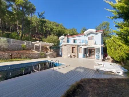 Freistehende Luxusvilla Mit Swimmingpool Zum Verkauf In Der Natur In Fethiye Üzümlü