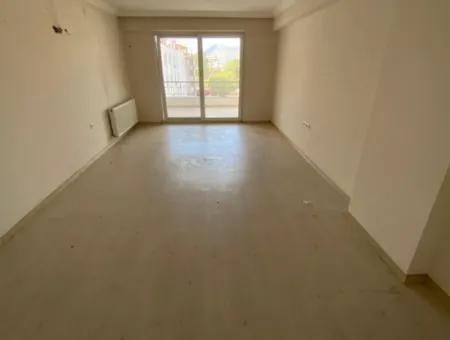 Zu Verkaufen Im Zentrum Von Ortaca 3 1 165M2 Wohnung Mit Heizung.