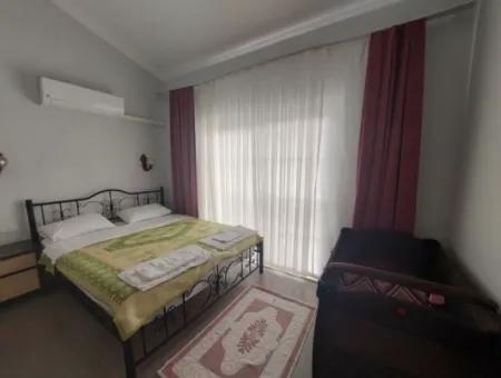 Muğla Dalyanda 300 M2 Arsada 2+1 Müstakil Yüzme Havuzlu Tek Kat Ev Kiralık